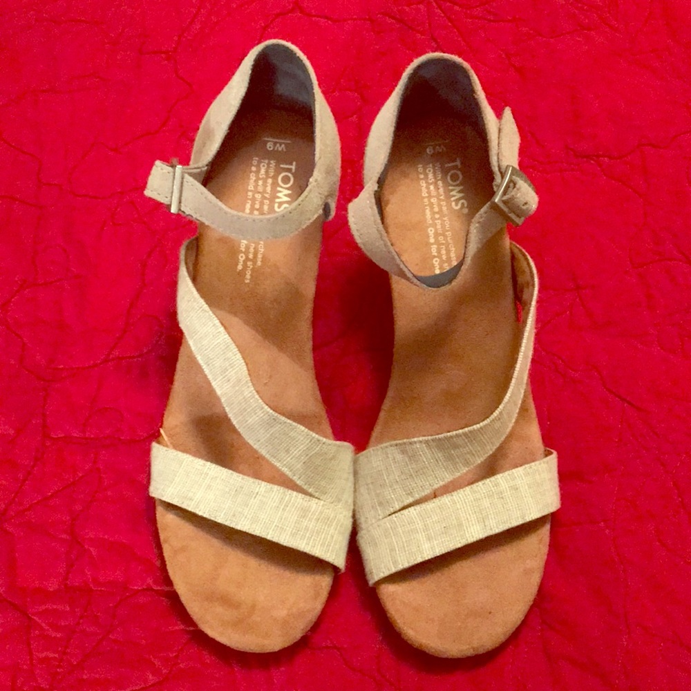 Toms wedges